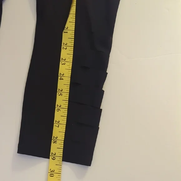 ALO Yoga Black Leggings With Side Cutout/Slashed Look - Picture 10 of 11